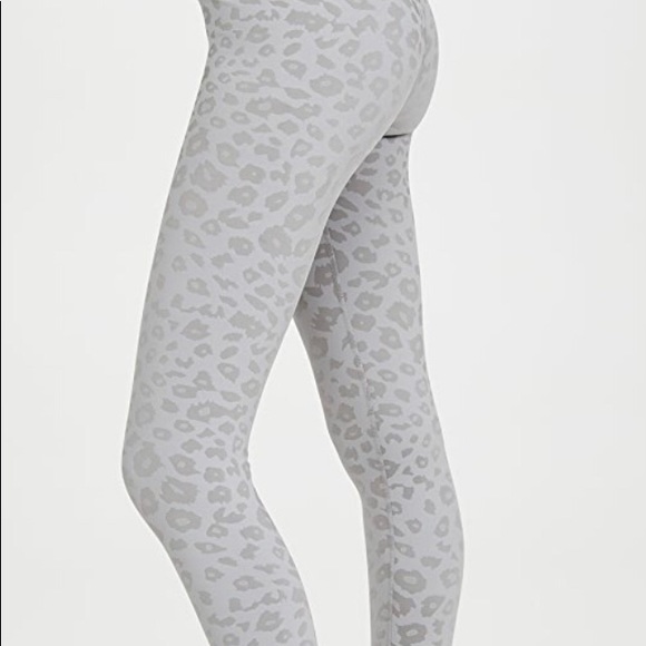 Beyond Yoga Leopard Jacquard Set - Picture 5 of 9